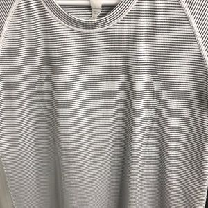 Lulu lemon workout shirt